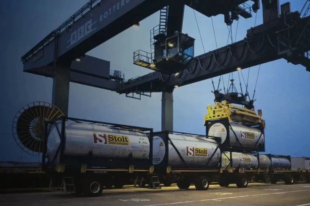 全球集装罐供应商- 思多而特集装罐事业部 (Stolt Tank Containers)使用集装罐代替散装化学品船
